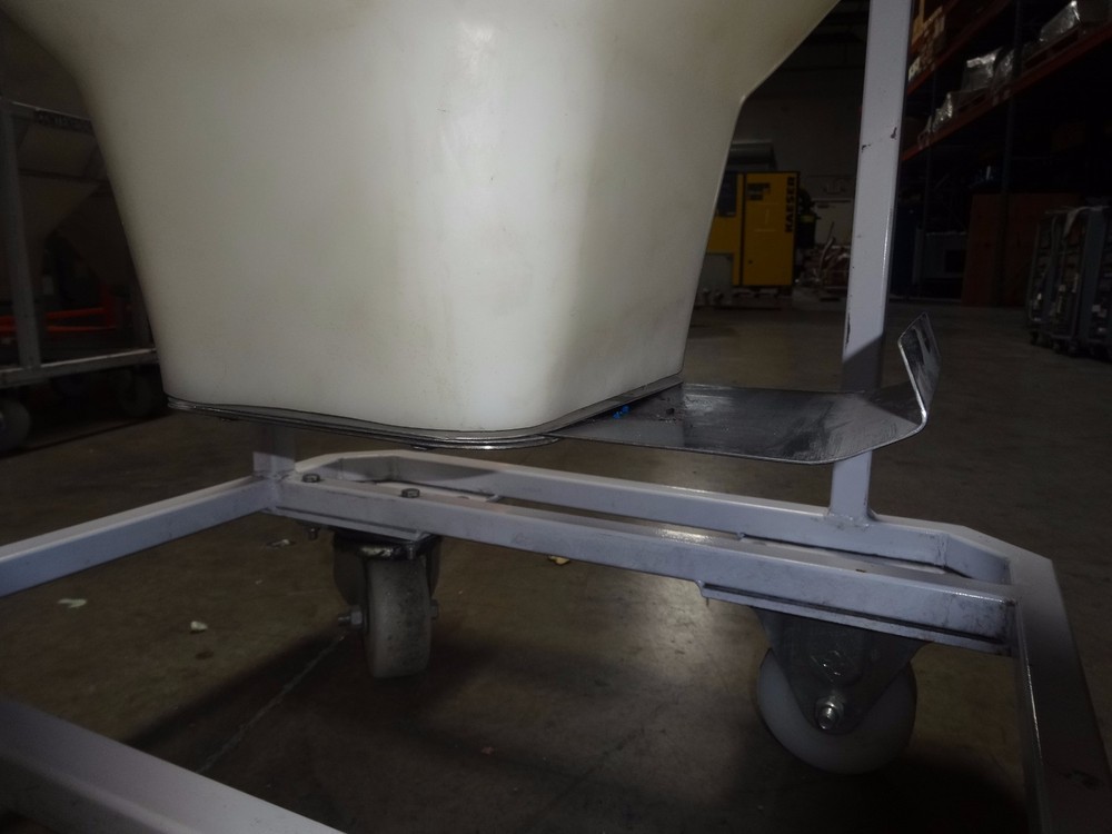 PLASTIC PROCESS EQUIPMENT PLASTIC BINS MOD:MTB175