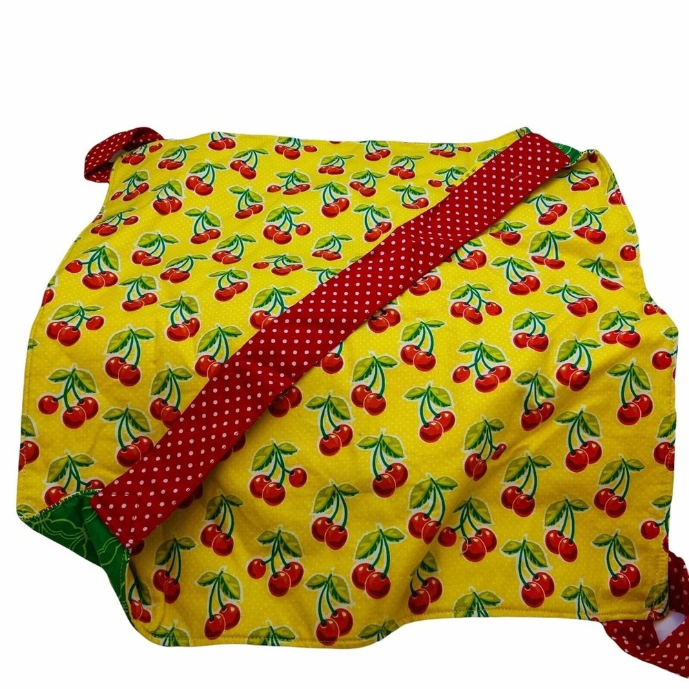 4260 Square Caserole quilted Cherries carrier 12"
