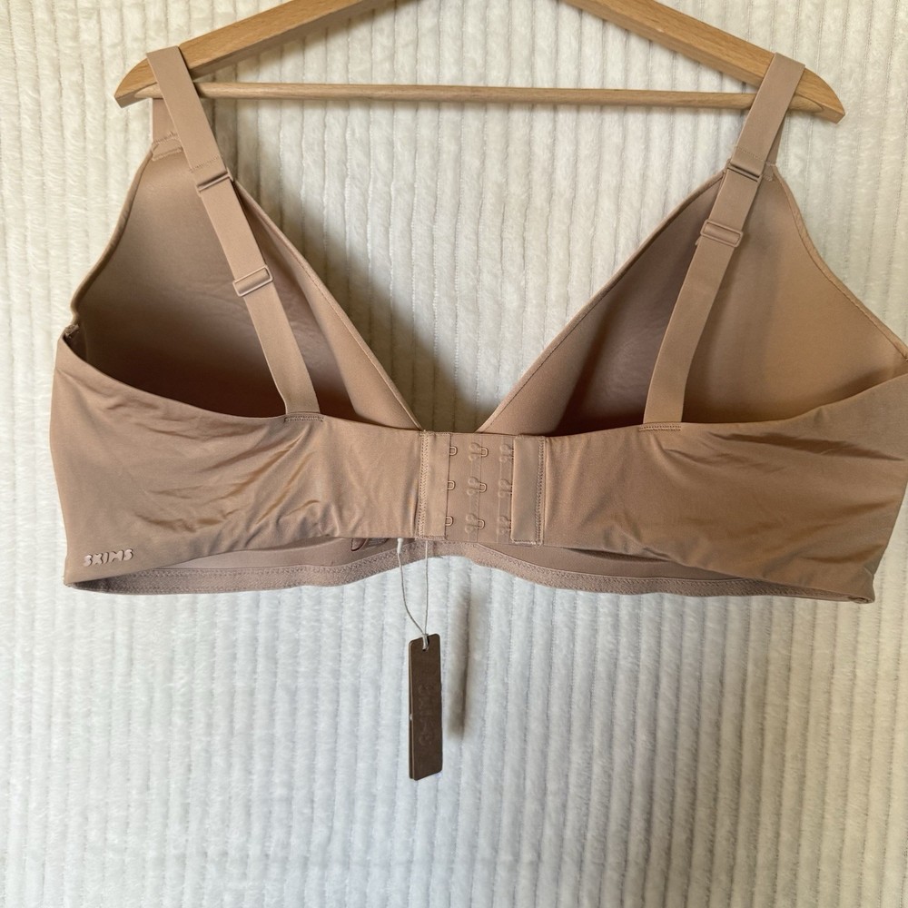 NWT Skims Body Lightly Lined Bra Size 44DDD Clay Beige