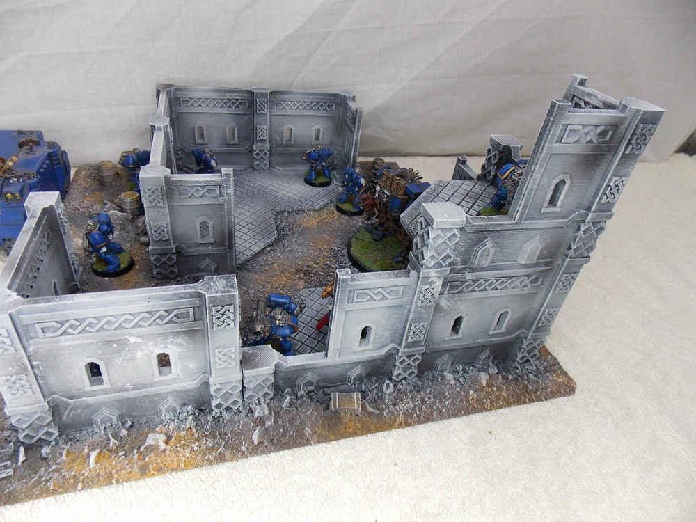 WARGAMING TERRAIN PAINTED BUILDING