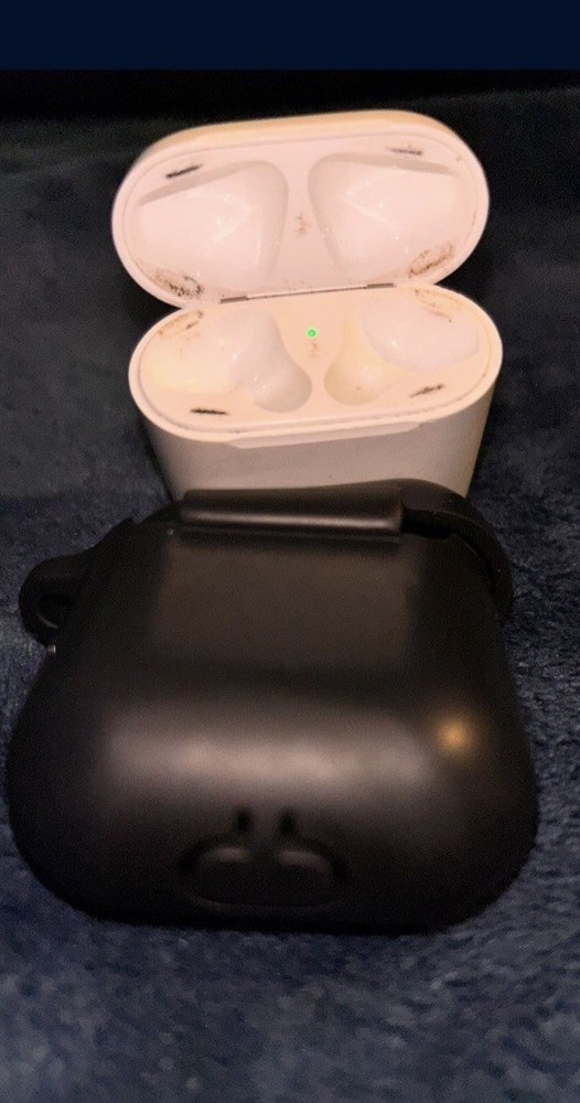 Razer Keyboard, Mouse + AirPod Case