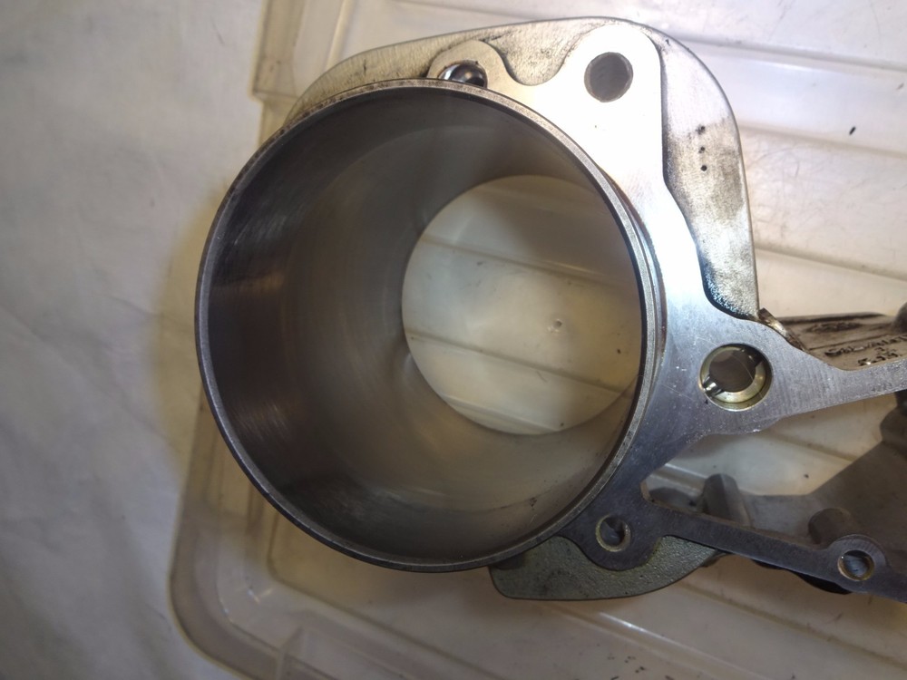 BMW 1994 R 1100 RS R1100RS left Engine Cylinder Jug