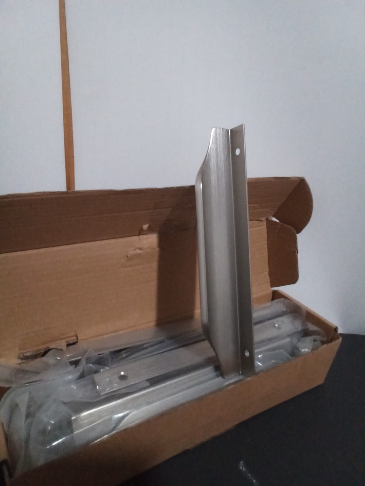 satanga cabinet handle 10 in box