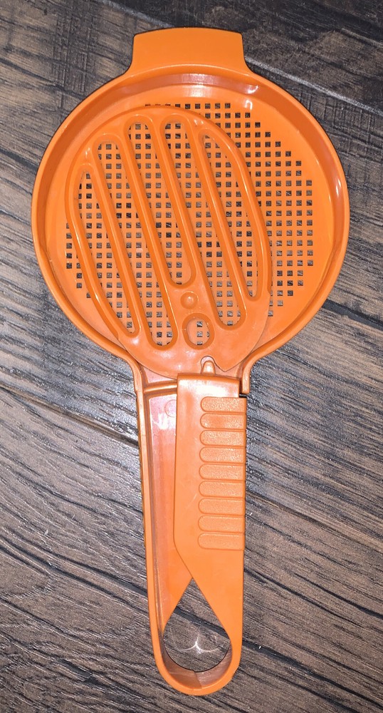 Tupperware Orange Plastic Sifter 1689-10
