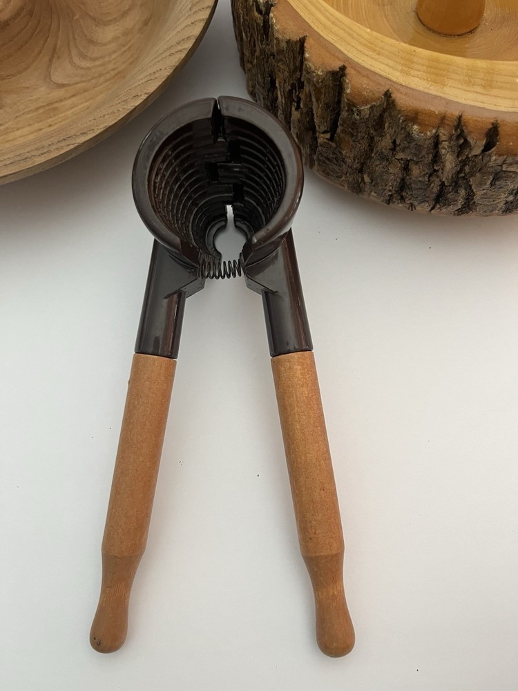 Vintage Nutcracker Complete Set With Log Bark & All Tool & Disposal Bowl