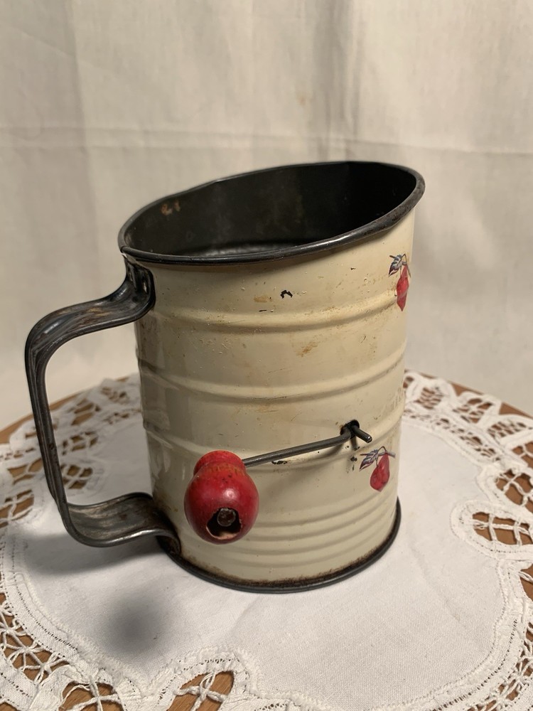 Bromwell’s USA, Apple Litho, 3-Cup Flour Sifter