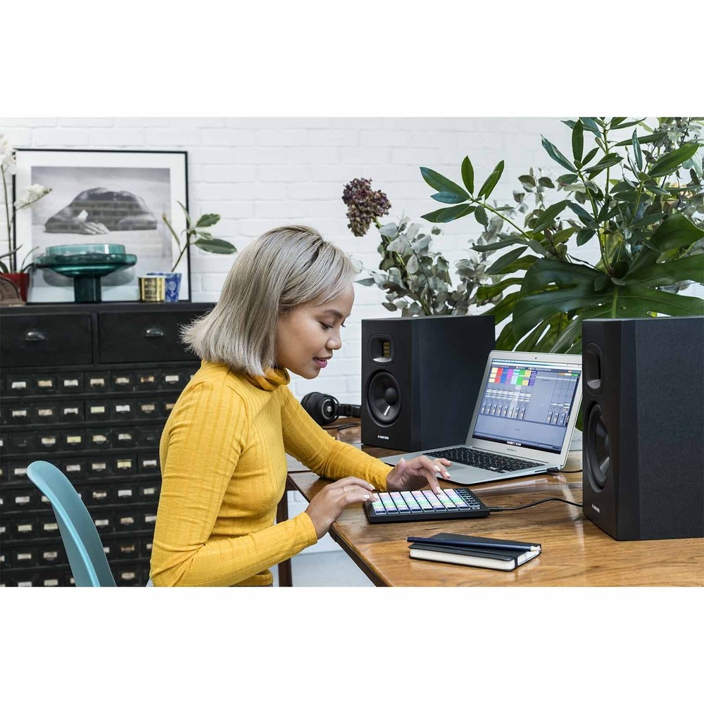 Novation Launchpad Mini MK3 Grid 64 RGB Pad Controller for Ableton Live