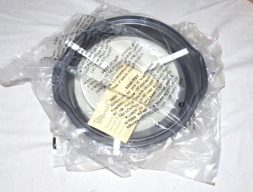 Pampered Chef Nonstick Cake Pan Set with Checkerboard Insert 9611