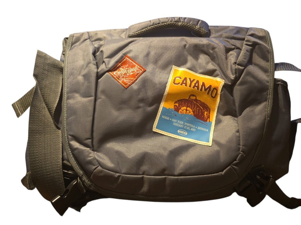 CAYAMO Commuter Messenger Gray Bag