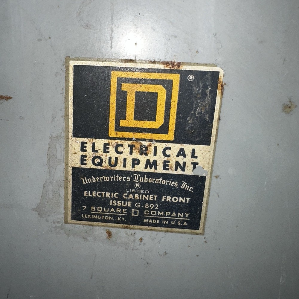 Sqaure D NQO 50-304-4M 3 panel cover