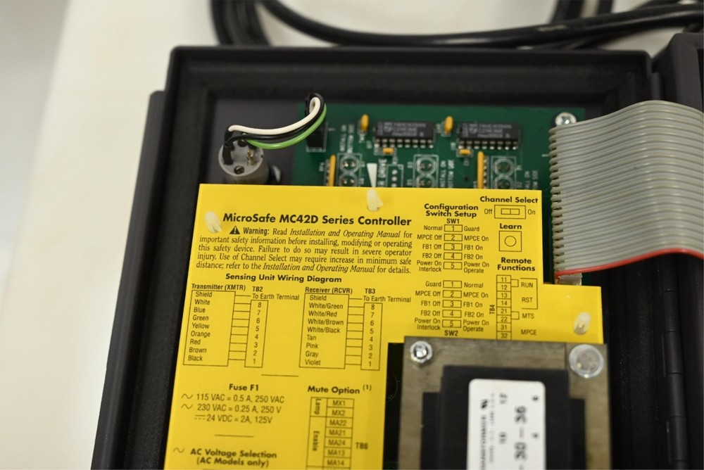 Omron MC42D-1-AC Safety Mat Controller