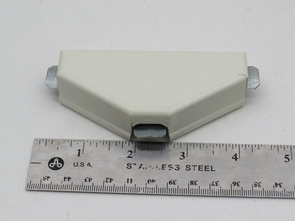 Versa-Trak B3415 Surface Metal Raceway Tee Fitting For B300 & B400, Ivory
