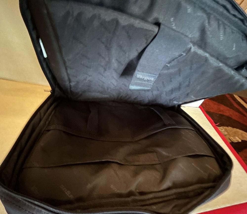 Targus Laptop/Notebook Case, Holds 15" Laptop Read e2