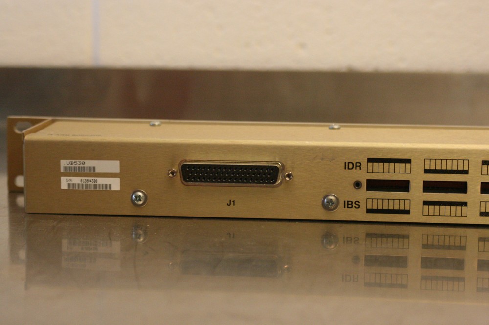 COMTECH EF DATA SATELLITE UB-530 UNIVERSAL BREAKOUT PANEL