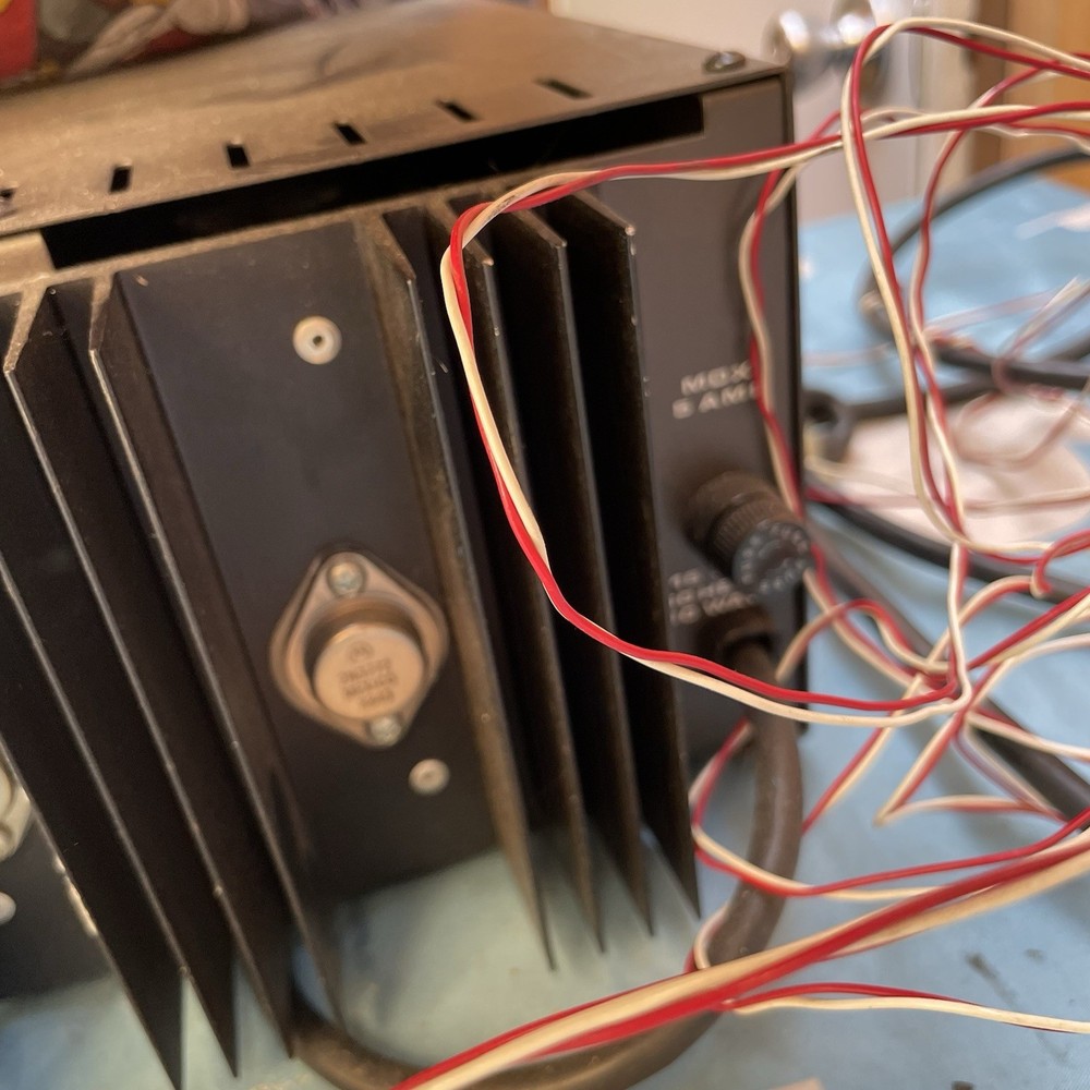 Astron LS-10A Linear Tabletop Power Supply, 28VDC, 10A Max