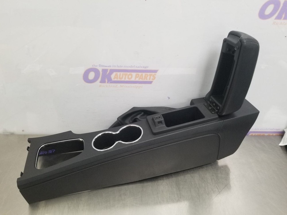 03 FORD TBIRD THUNDERBIRD CENTER FLOOR CONSOLE BLACK
