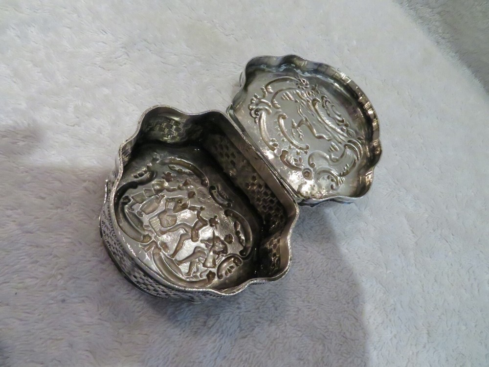 Charming dutch 934 embossed silver snuff box 1872 basketry effect m34