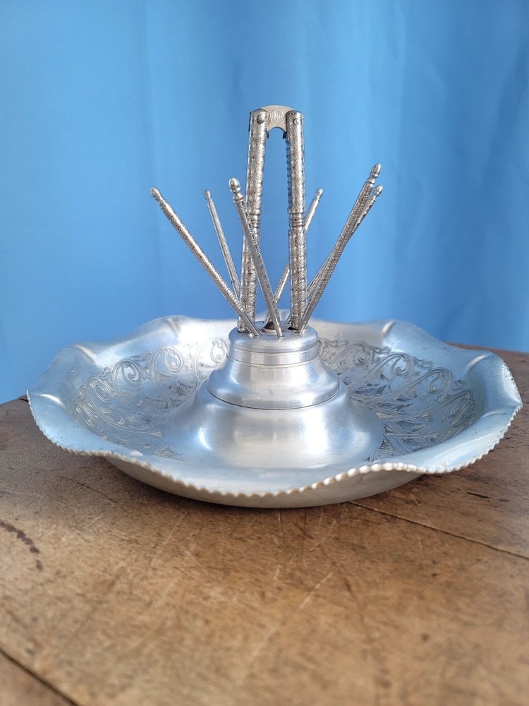 Wilson Hammered Aluminum Nut Cracker Bowl(3654B4)Nutcracker/6Picks