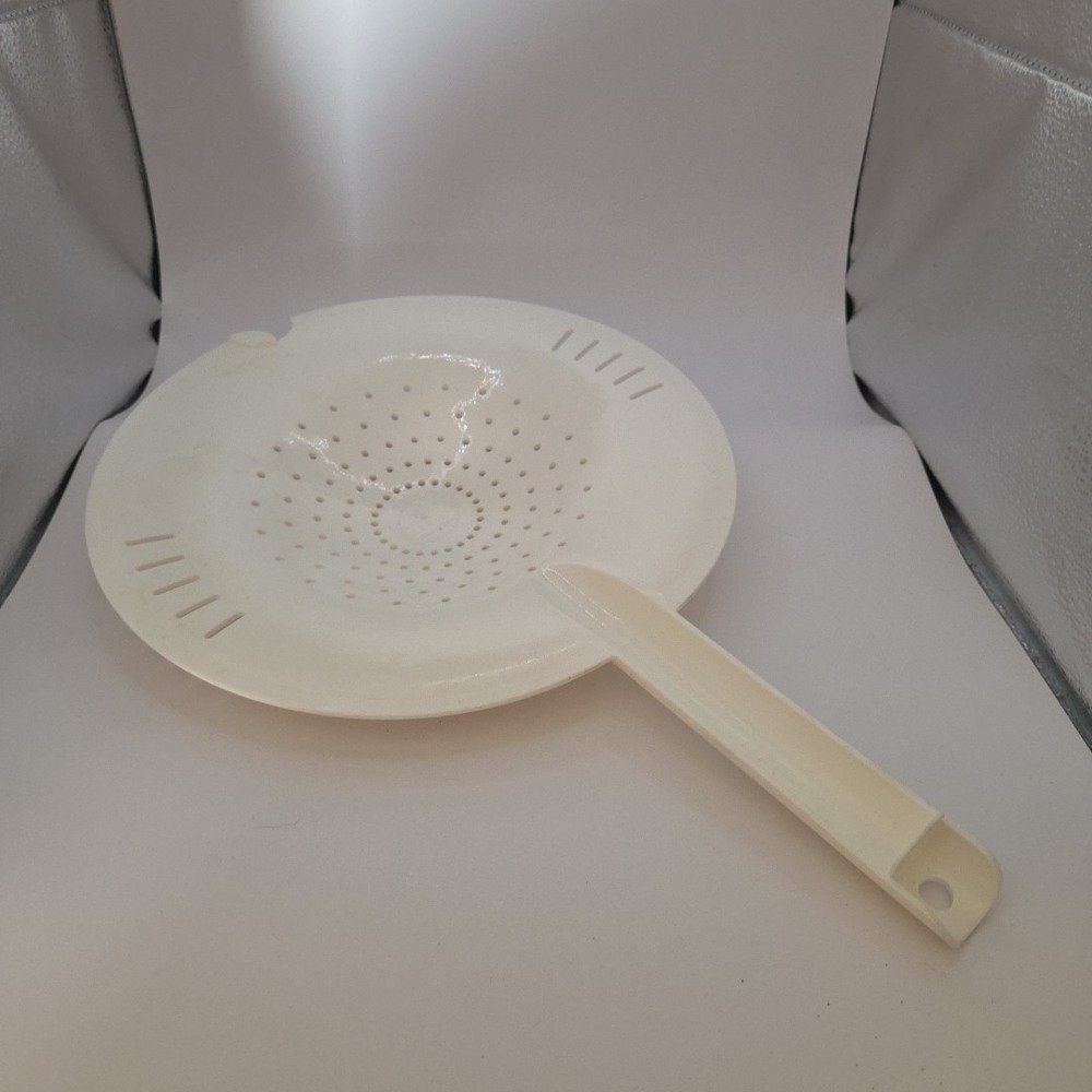 Tupperware Kitchen Tool Colander Strainer With Handle White 2632 Vintage 12"