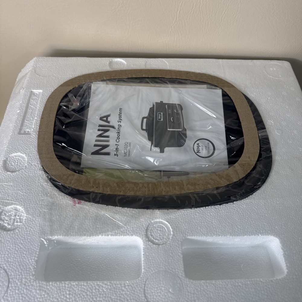 Ninja 3-in-1 Cooking System Model MC702Q