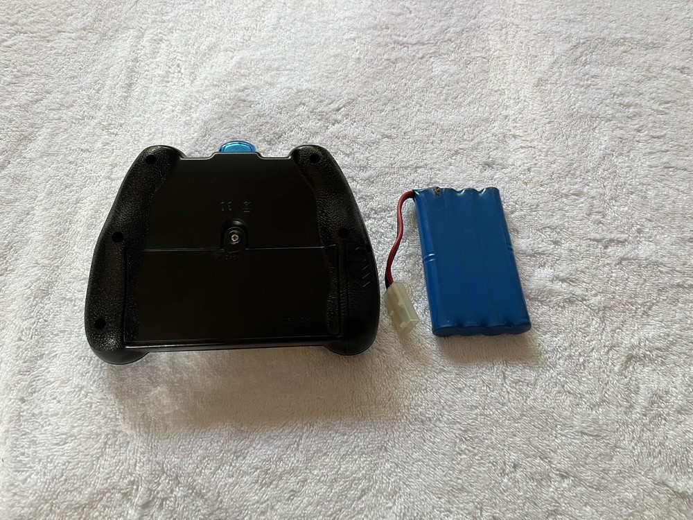 Syma Gyro Helicopter Remote Control Gyroscope System Powers On + Jada Battery