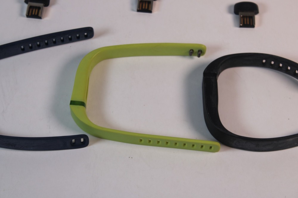 Fitbit Flex Tracker, 3 Wristbands, 1 Charger, 3 Dongles