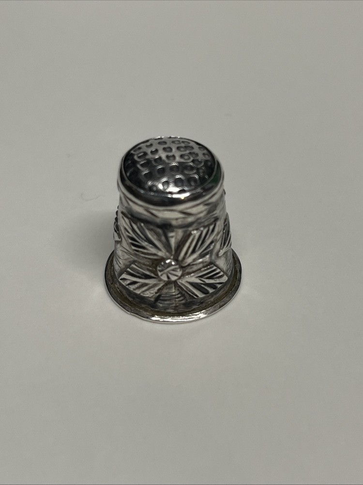 VINTAGE ORNATE STERLING SILVER THIMBLE