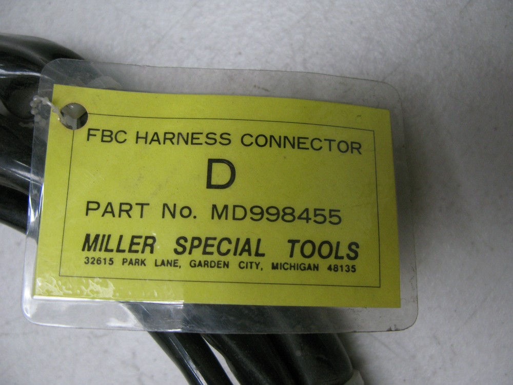MD998455 FBC HARNESS CONNECTOR "D"