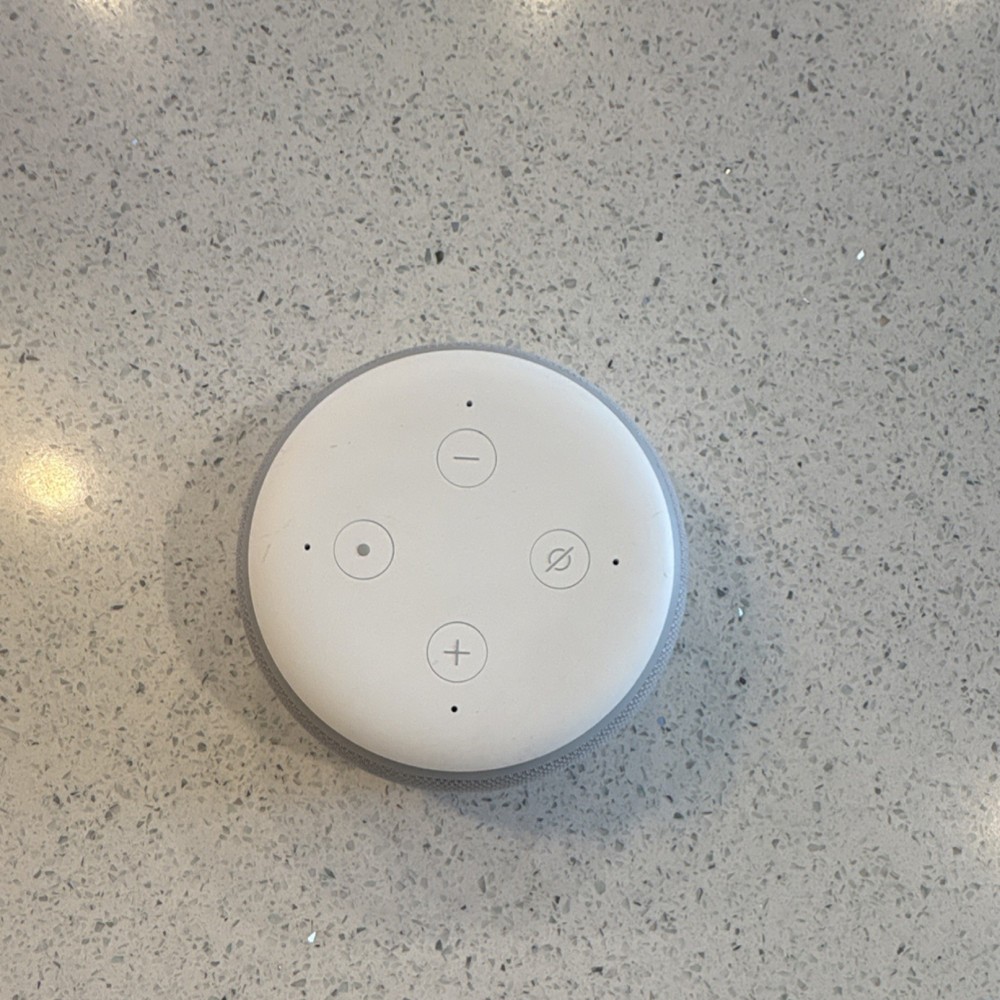 Amazon Echo Dot (3rd Gen) Smart Speaker White Alexa Wi-Fi Bluetooth