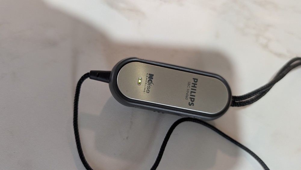 Philips EXP2561 Portable CD Player Silver Blue DBB Shock Protection Programmable