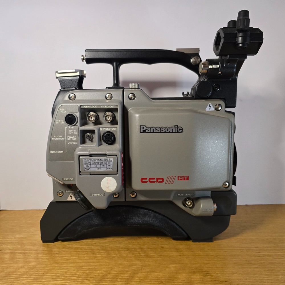 Panasonic WV-F565 No Cables Untested