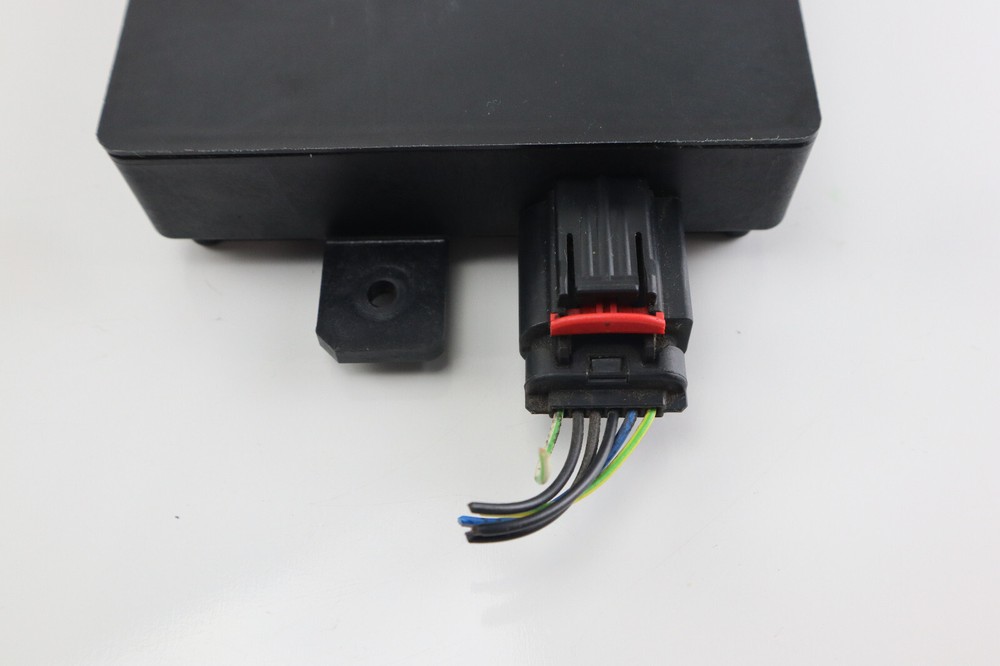 2010 - 2015 JAGUAR XJ XJR - LEFT OR RIGHT BLIND SPOT SENSOR CONTROL MODULE OEM