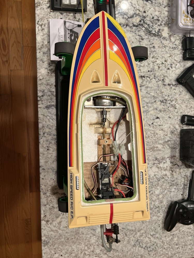 Moroso High Speed RC Boat Without Battery Untested.With transmitter/ Receiver
