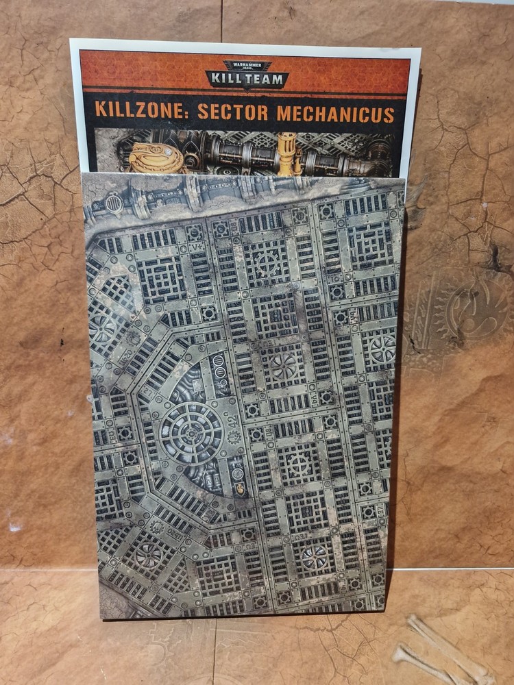 Warhammer 40k Terrain. Sector Mechanicus Foldable Gaming Board.