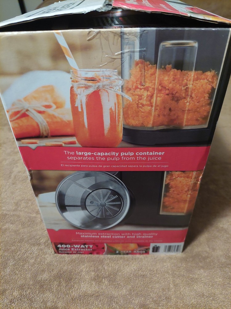 Black & Decker - JE2400BD: Fruit & Vegetable Juice Extractor, 400 Watts - NIB