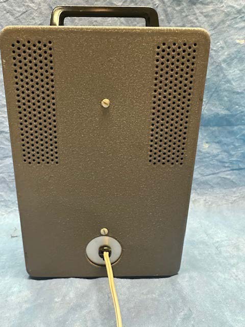 HeathKit IG-102 RF signal generator