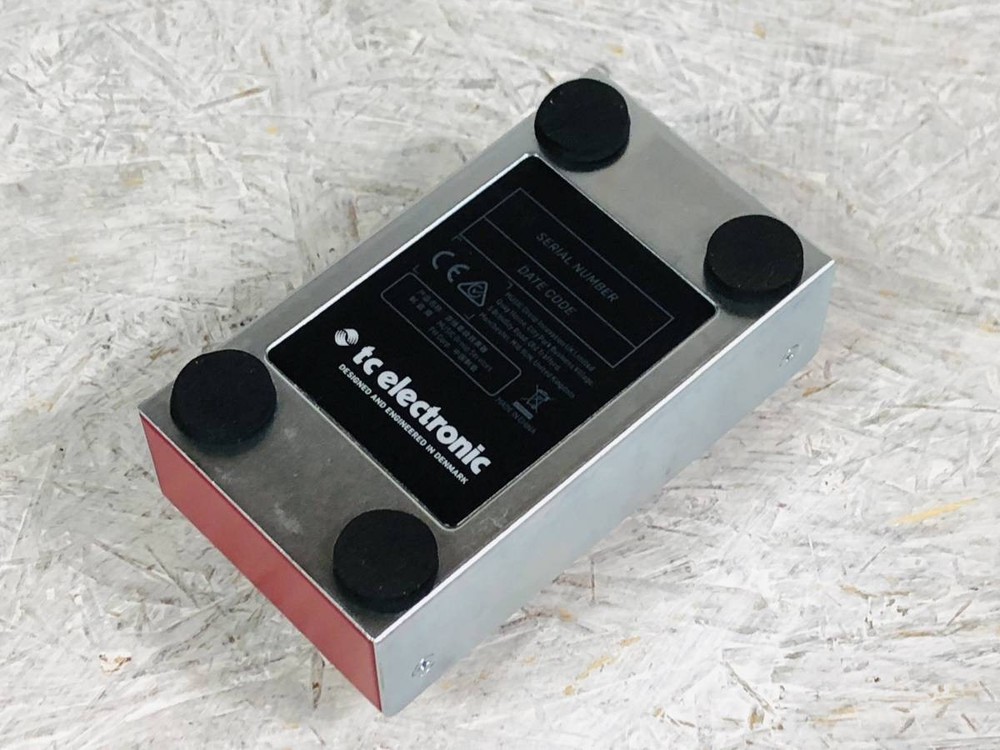 TC Electronic Nether Octave Guitar Effect Pedal Analog Sub Octave Excellent