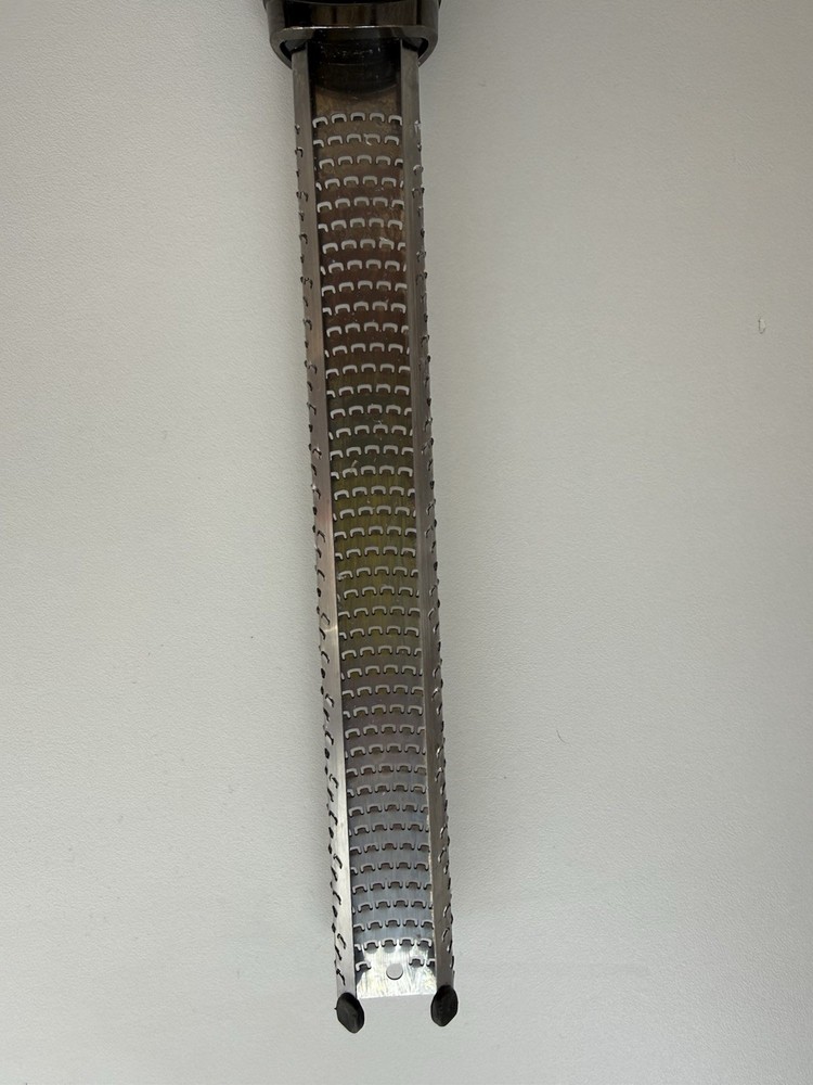 Microplane Classic Zester/Grater Black Stainless Steel (Hard Handle)