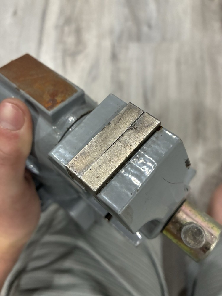Central Machinery vise
