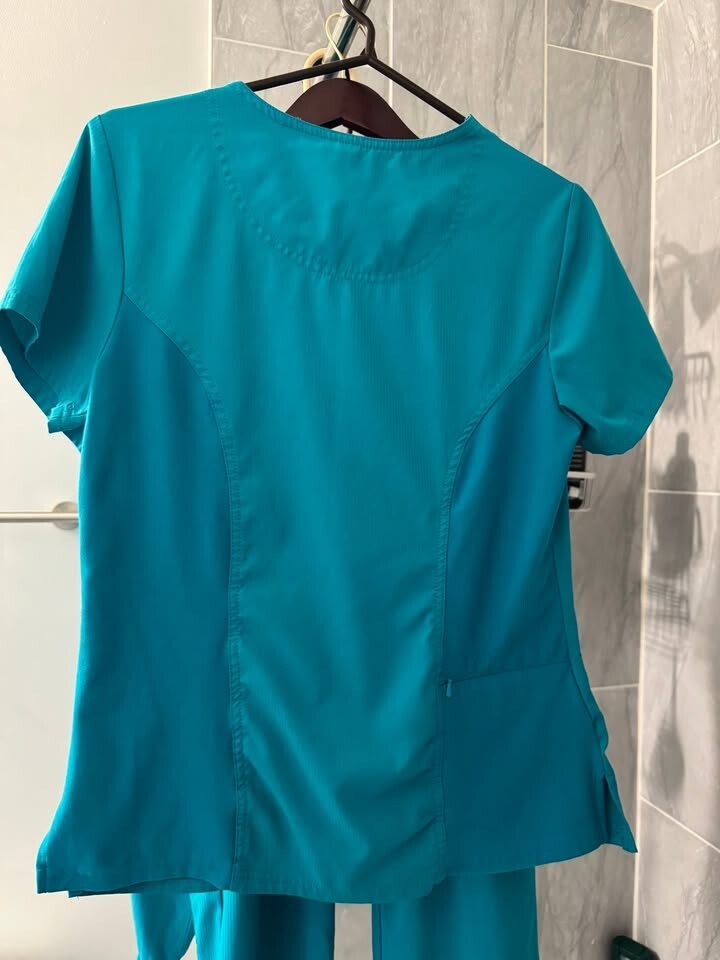 ELLE Scrub Set