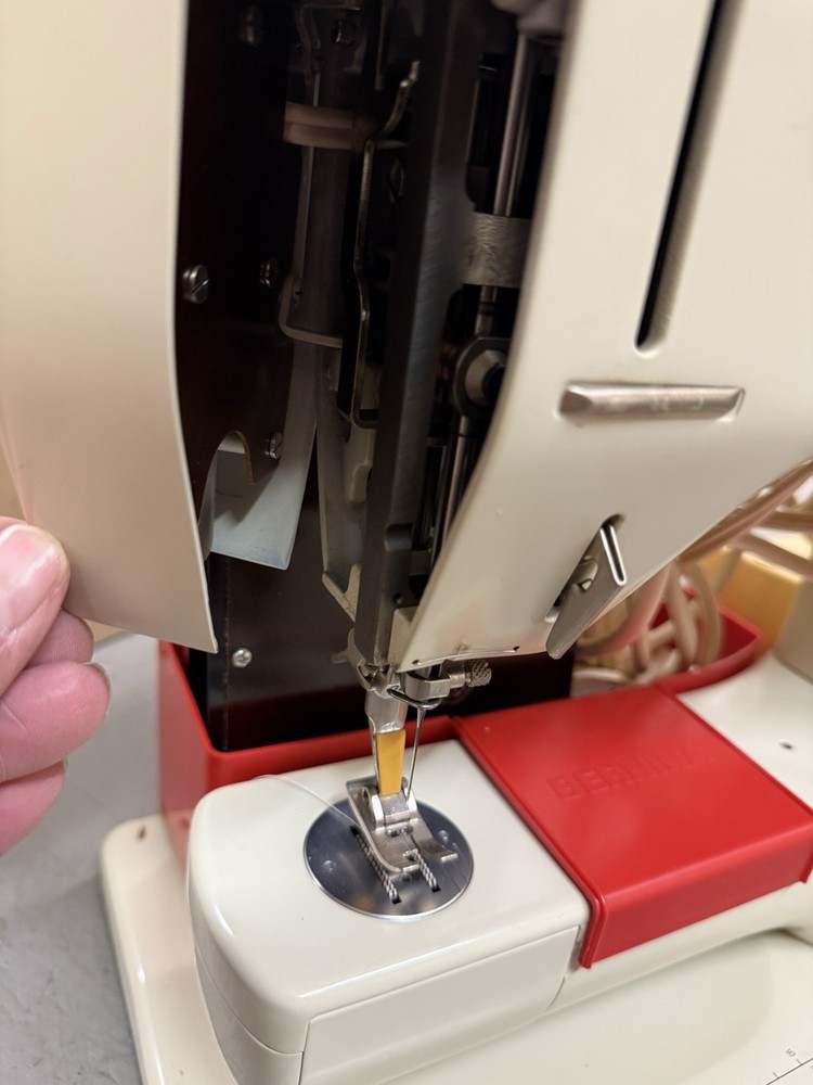 Bernina 830 Record Sewing Machine with Everything Pictured - WORKS