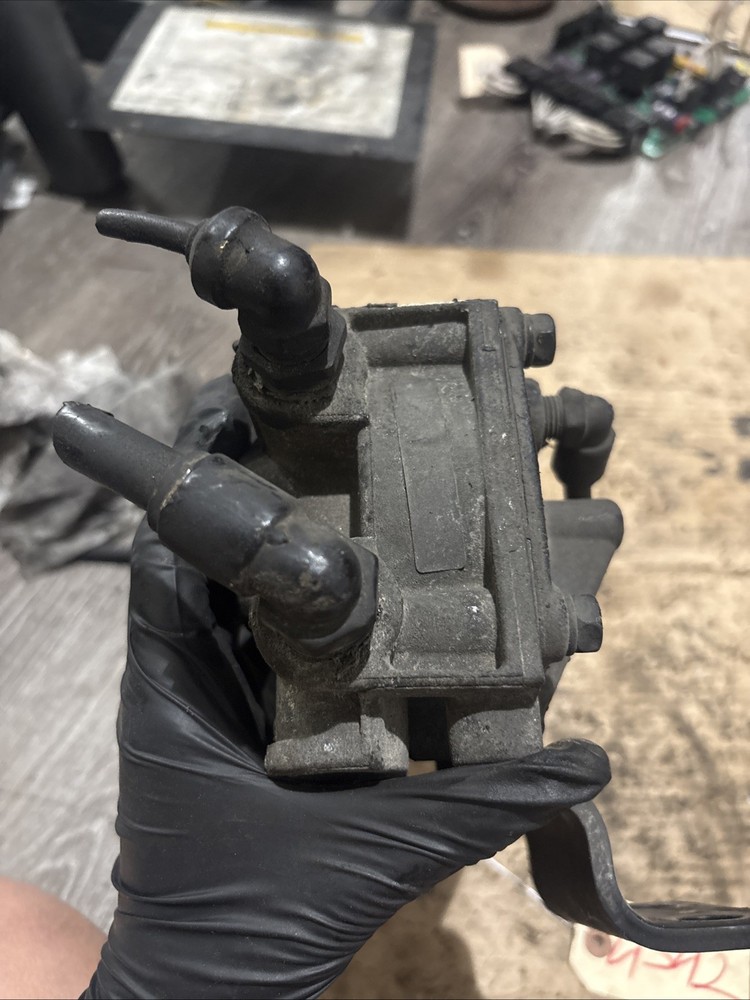 BENDIX AIR BRAKE & ABS MODULATOR VALVE T-5006929