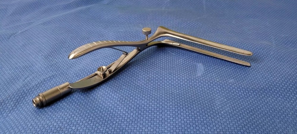 Karl Storz nerve decompression Speculum with light carrier