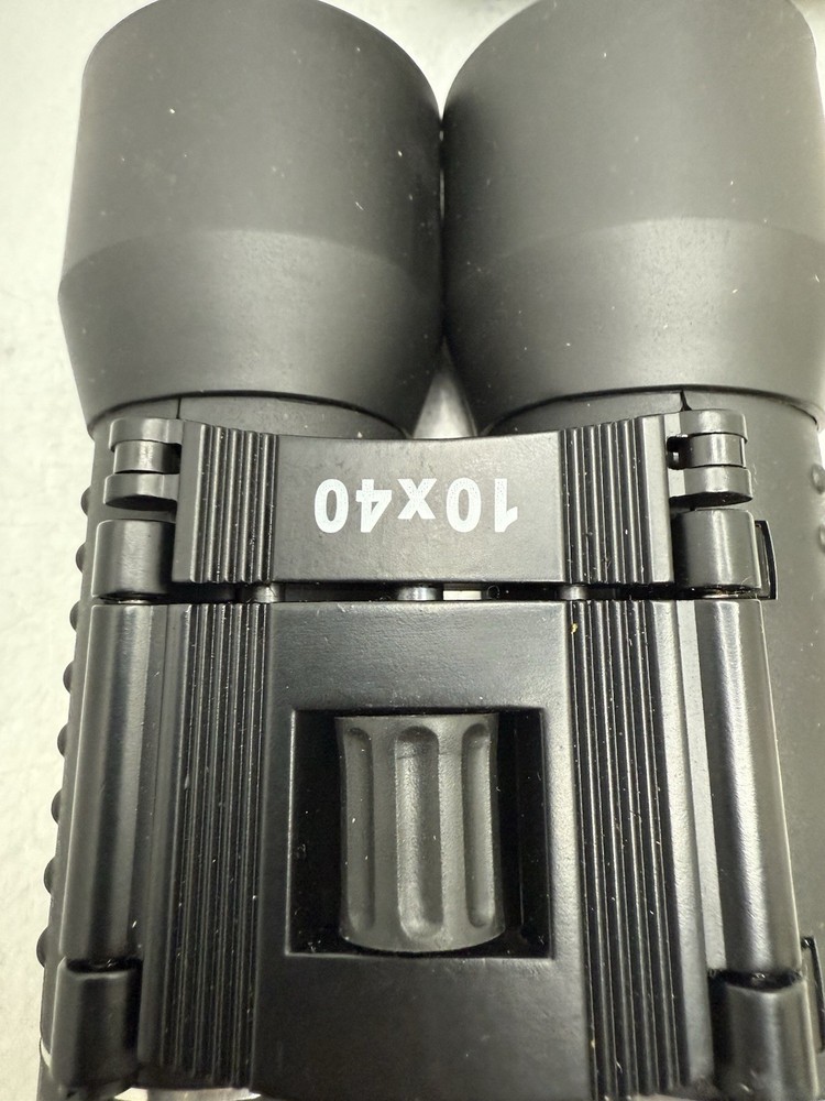 Condor Compact Performance Binoculars 10x40 With Storage Case, Snapped Strap !!