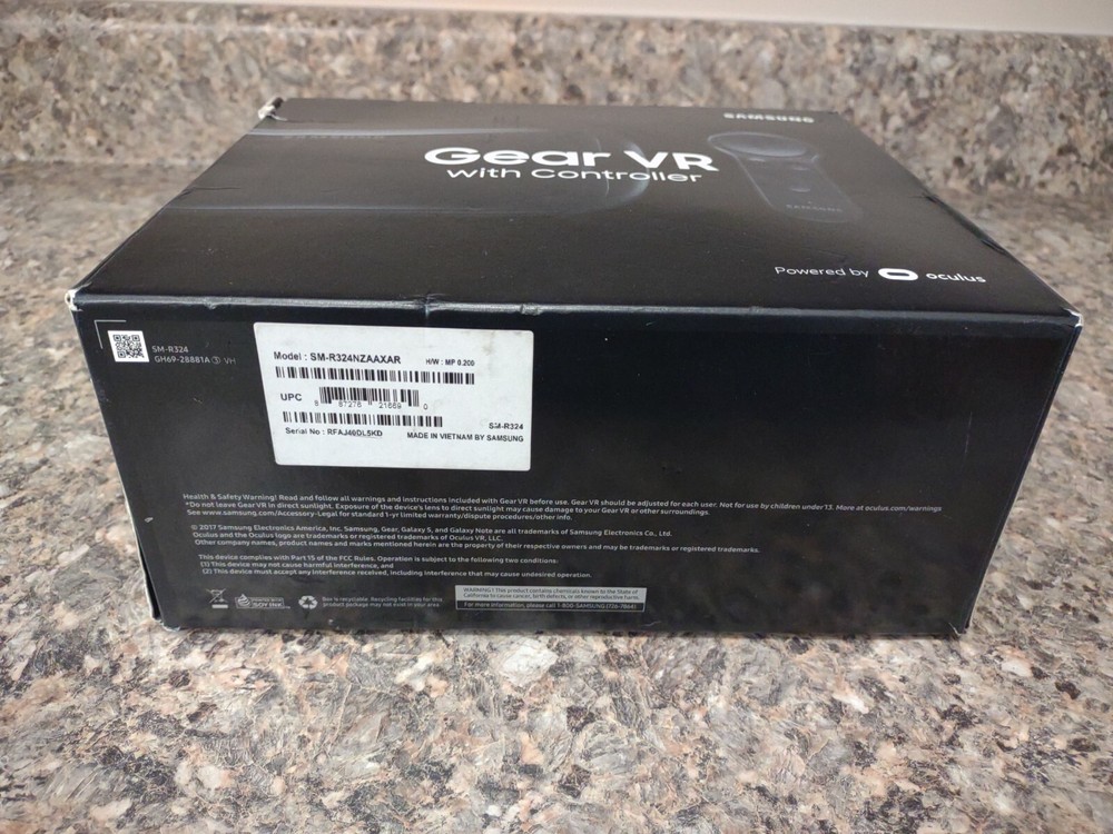 Samsung Gear VR With Controller - Complete - Powered by Oculus