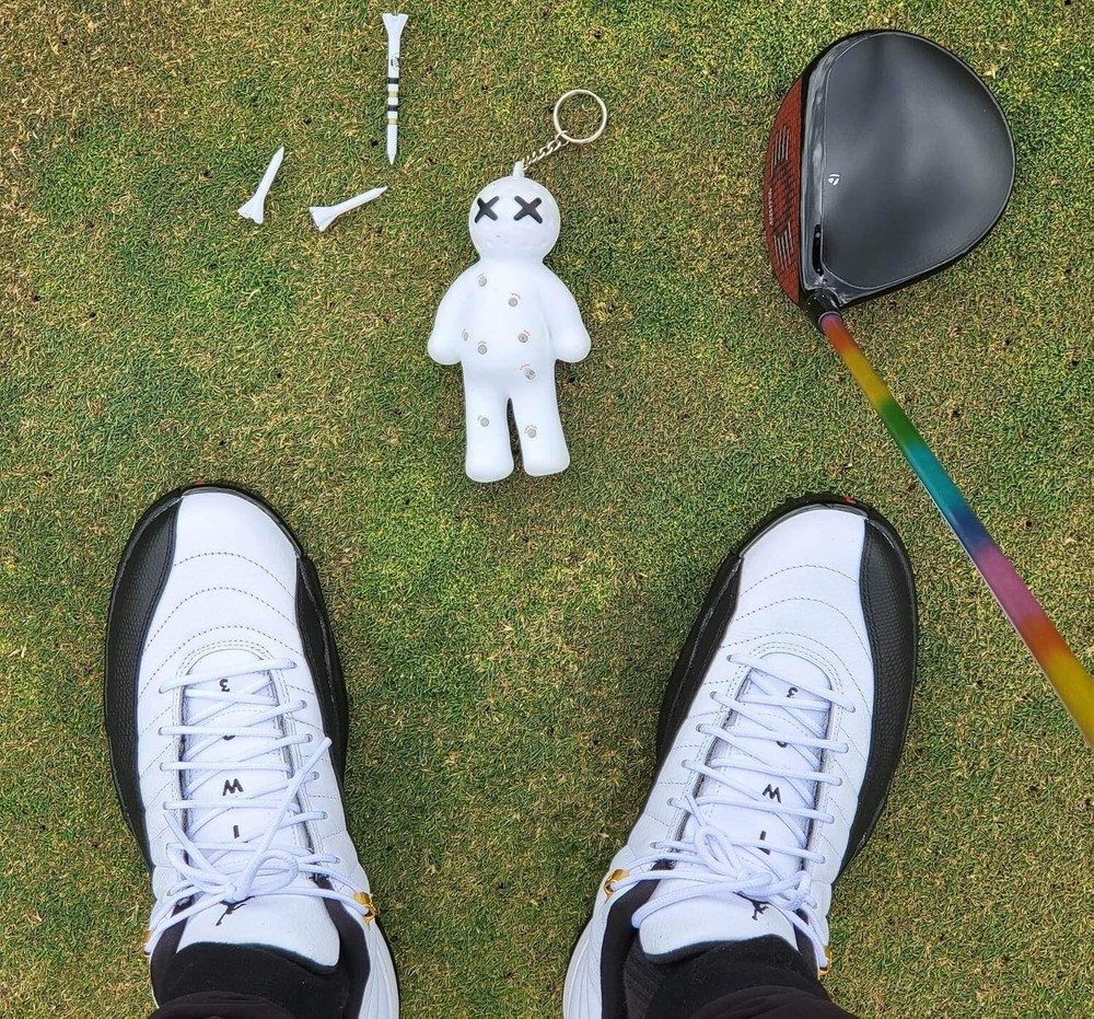 Fun and Compact Golf Tee Holder for Keychain - Perfect for Golf Lovers