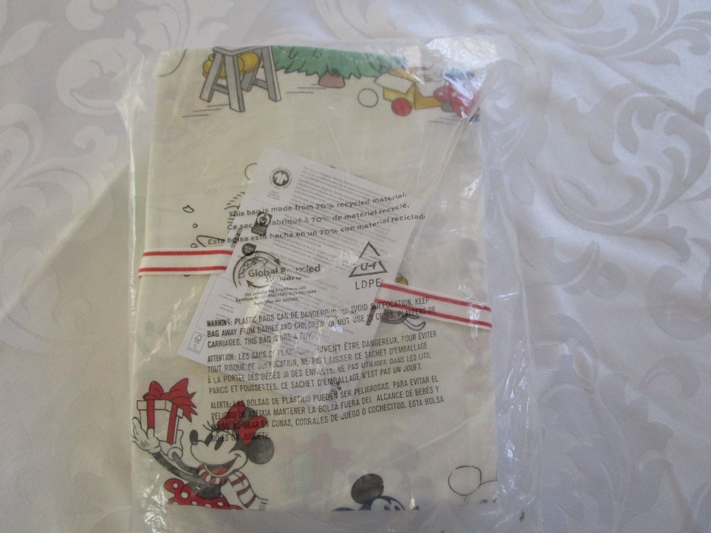 Pottery Barn Disney Mickey Mouse CHRISTMAS TWIN SHEET SET , NEW