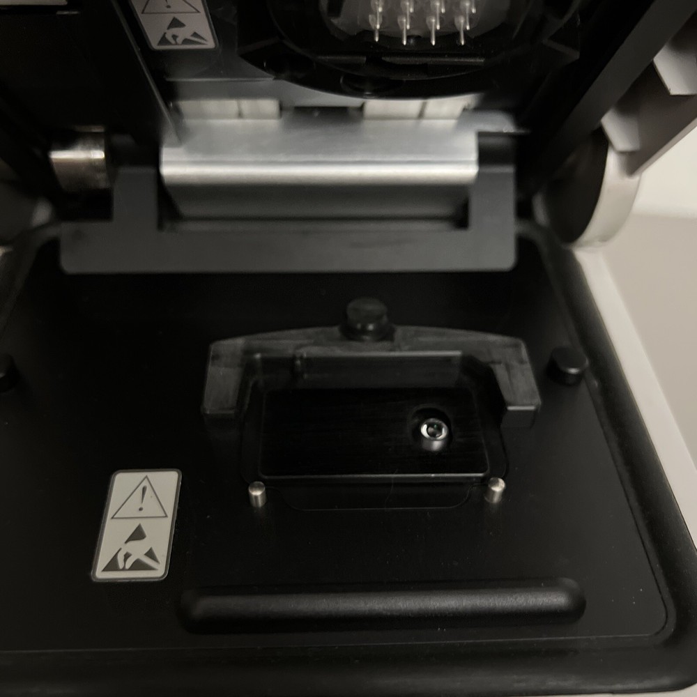 Agilent 2100 Bioanalyzer G2938A Chip Reader-WORKING