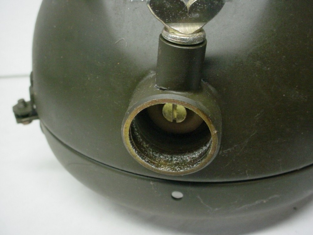 Military 24 volt spotlight #6220-00-735-4815