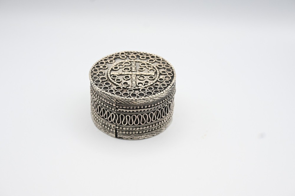 FINE INDIAN KASHMIRI SOLID SILVER CIRCULAR SNUFF BOX 19th C Filigree 50mm